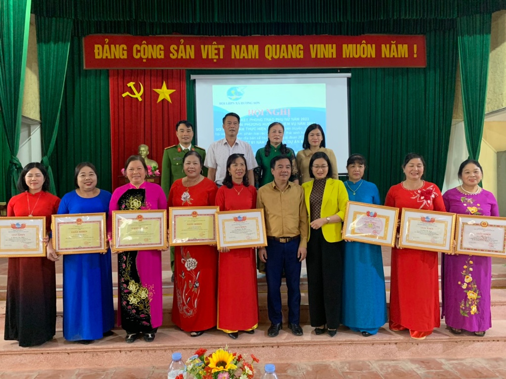 Hội LHPN xã Hương Sơn tổ chức Hội nghị tổng kết phong trào năm 2023; triển khai nhiệm vụ năm 2024