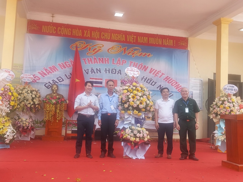 Thôn Việt Hương tổ chức Lễ kỷ niệm 65 năm ngày thành lập thôn và giao lưu văn hóa hữu nghị Việt...